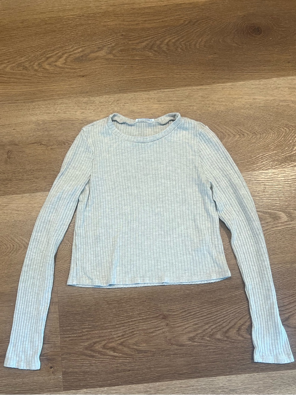 Reformation Ribbed Long Sleeve Crop Top in Light Heather Gray